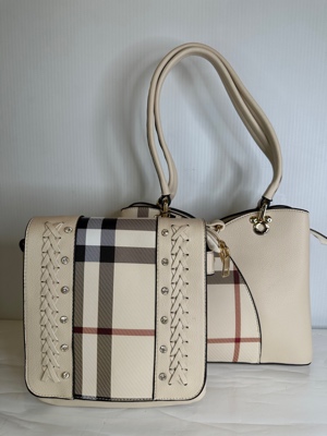 img/products/handbags/HBTO622-APR(A) 900.jpg